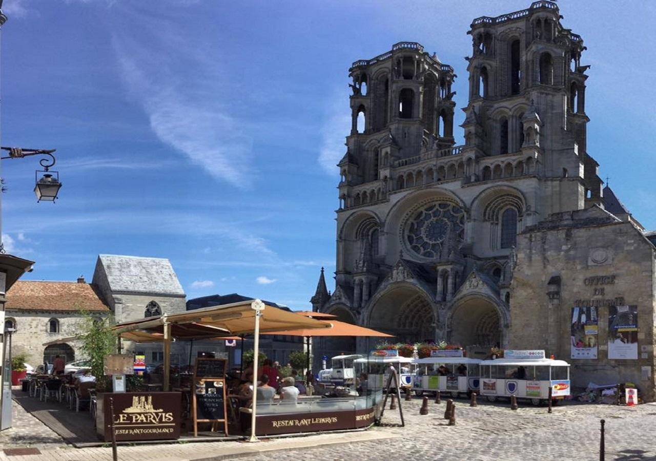 拉昂Logis Du Parvis ***Face Cathedrale/In Front Of The Cathedral***住宿加早餐旅馆 外观 照片